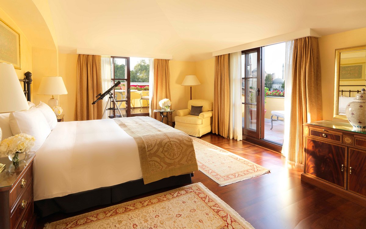 Four Seasons Istanbul - Image 2